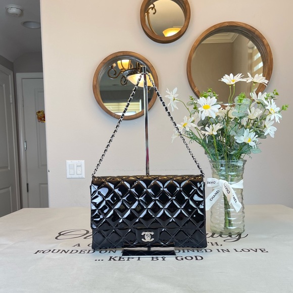 CHANEL Black Patent Leather Classic Flap Shoulder Bag